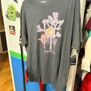 Torrid - OVERSIZED - See Listing -Gray Joshua Tree Graphic T-Shirt